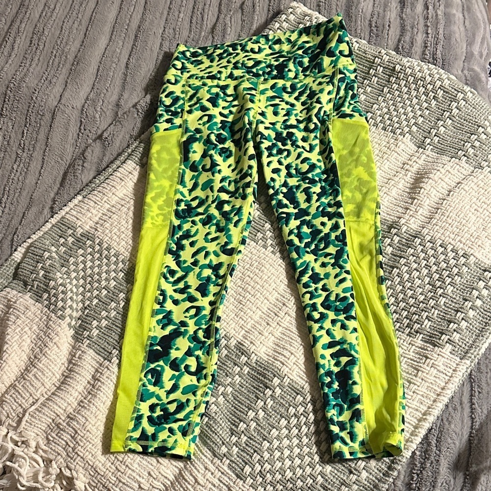 Women’s Fabletics leggings
